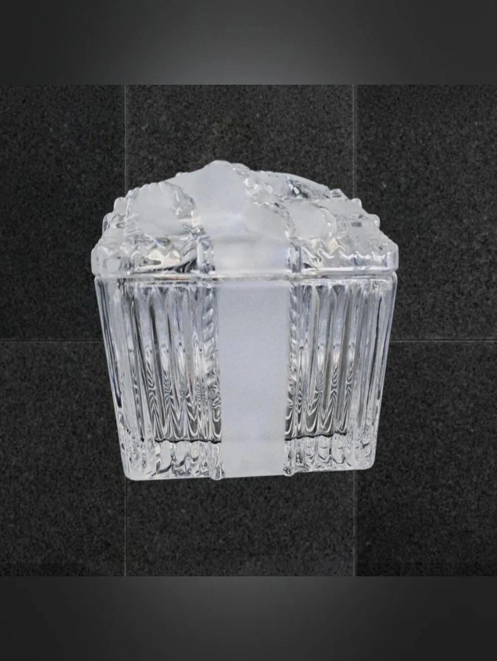 VINTAGE ANNAHÜTTE GLASSWORKS TRINKET BOX 24% PbO REAL LEAD CRYSTAL 3 1/4